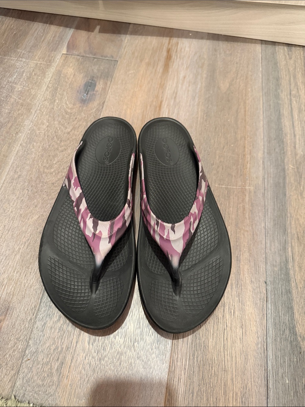 OOFOS Black Sandals with Pink Camo Straps